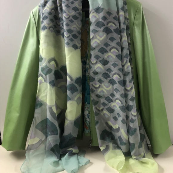 Jacket - Picture 5 of 5